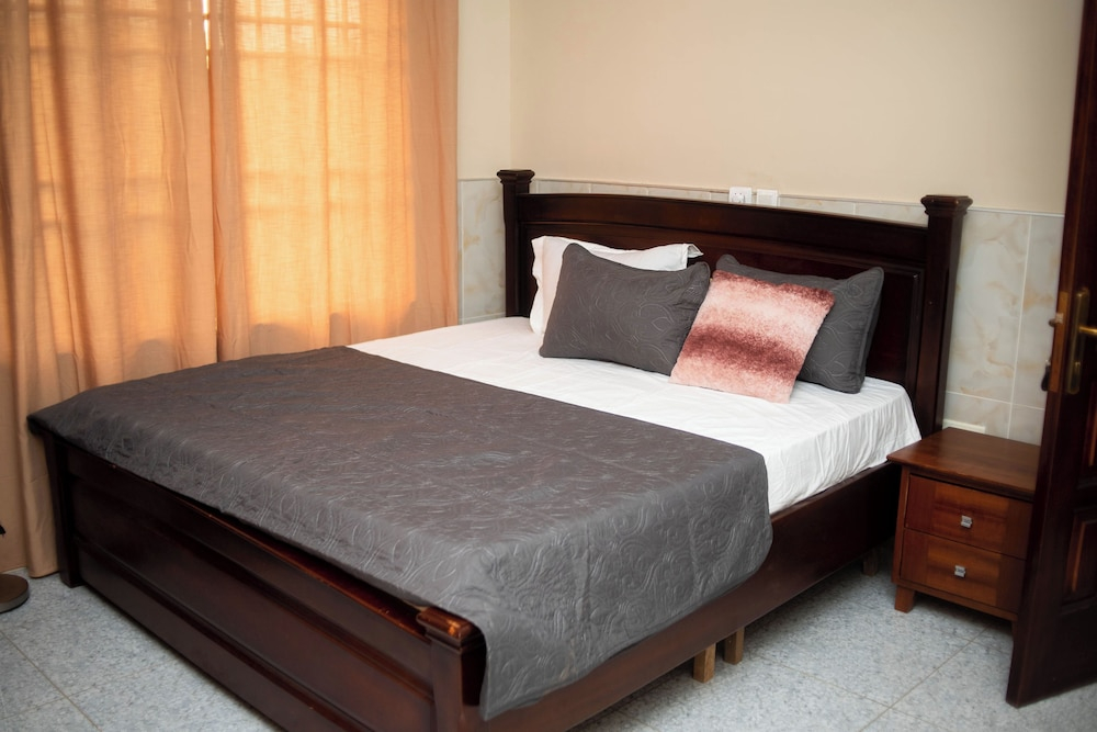 Estee Euro Apartment