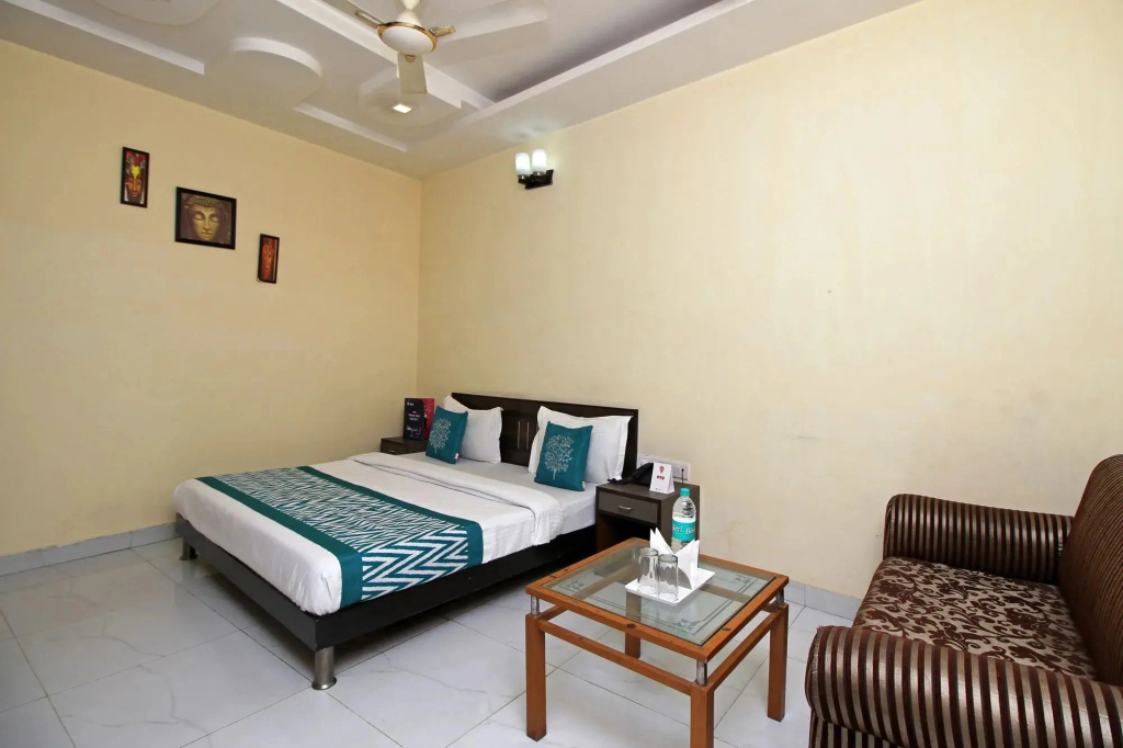 OYO 7353 Mahipalpur