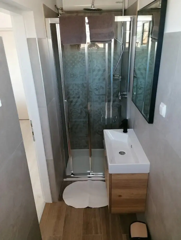 Impeccable 2-bed Apartment in Rab