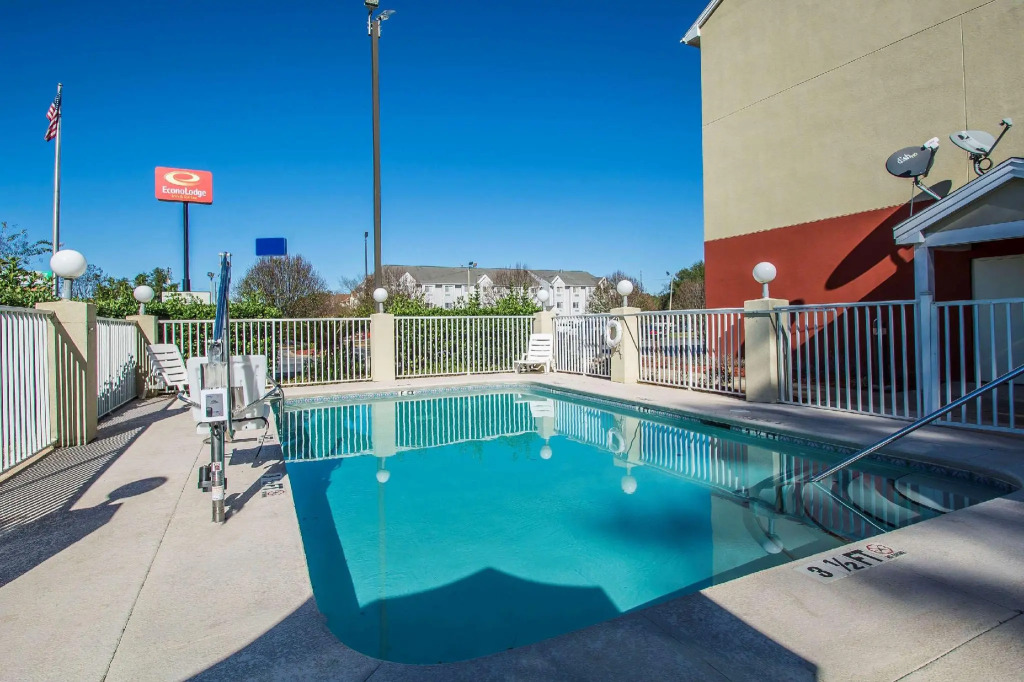Econo Lodge Inn & Suites Marianna South