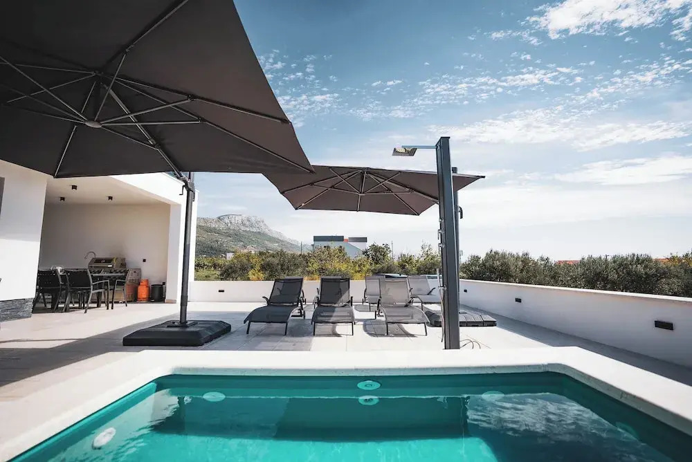 Modern Sea View Villa, Private Pool, Whirlpool, Calm & Beach Near