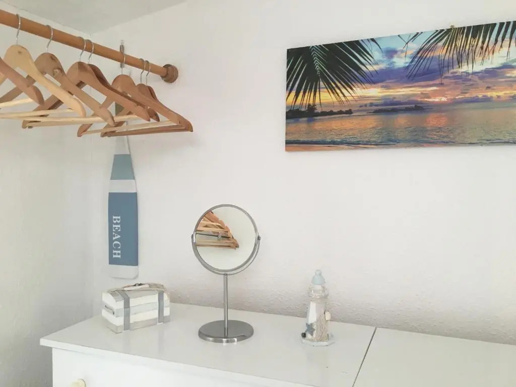 Detached villa, private pool only 10 minutes to beaches