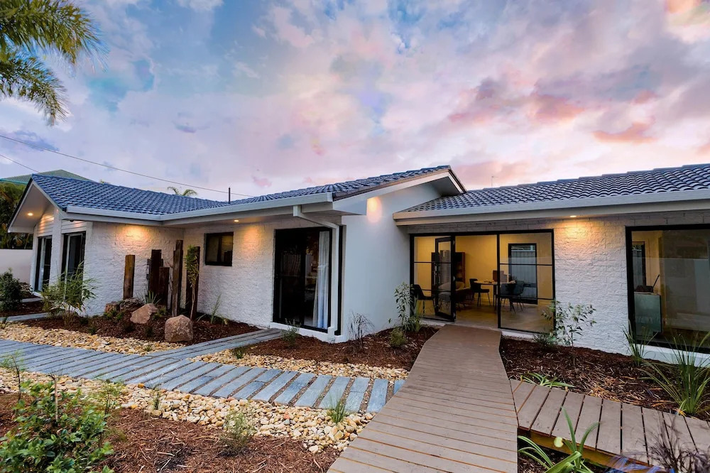 Surfers Paradise Holiday Beach House