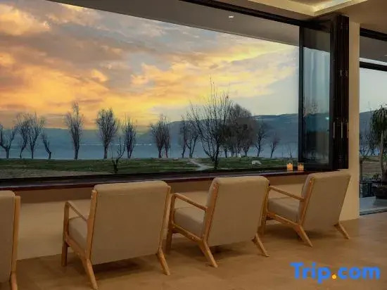 To the Mountains and Seas • LUME Designer Sea View Homestay