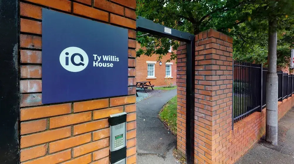 iQ Ty Willis House in Bangor 3 Min Walk to Bangor Station