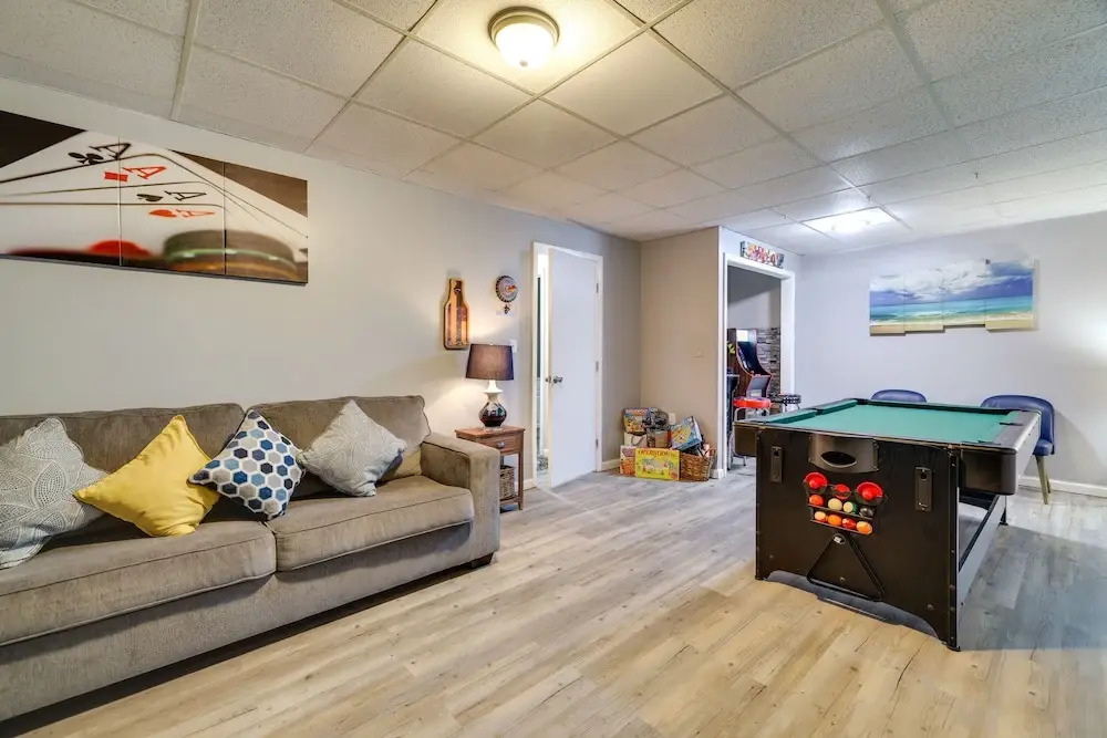 Hot Tub & Game Room: Tobyhanna Vacation Home!