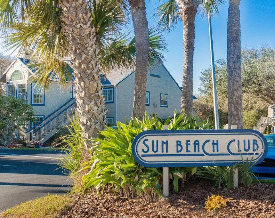 SBC896 Sun Beach Club by RedAwning