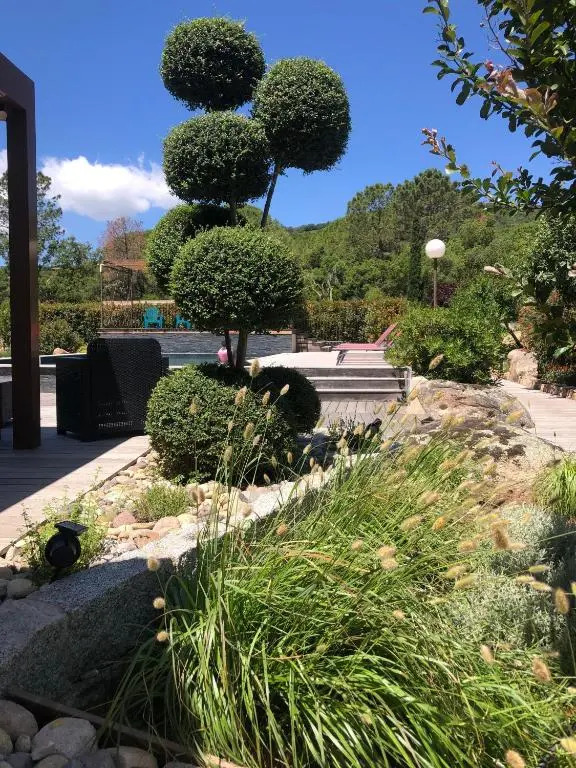 Pleasant private villa Located in a garden of 8000m2 with trees