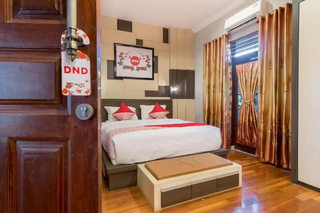 OYO 619 Naufal Guest House Syariah