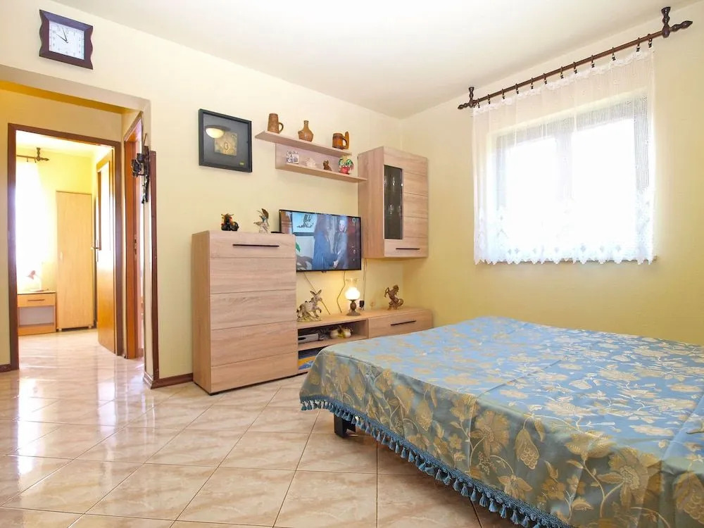 Apartment 1294