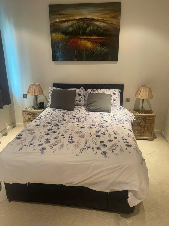 Lovely 1-bed Apartment Canary Wharf in London