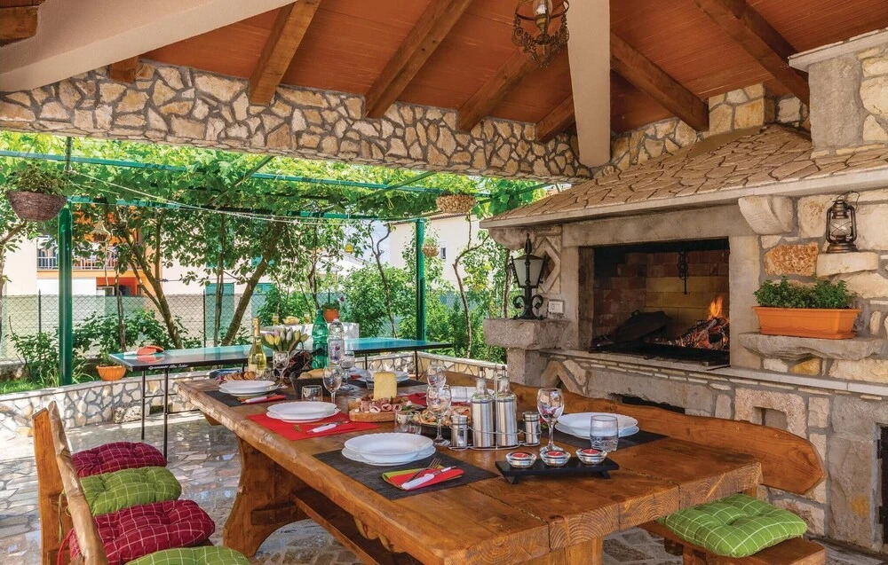 Gorgeous Home In Nedescina
