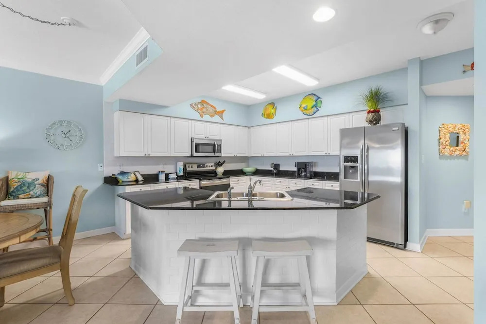 Admirals Quarters 806- Luxury Beachfront 8th fl