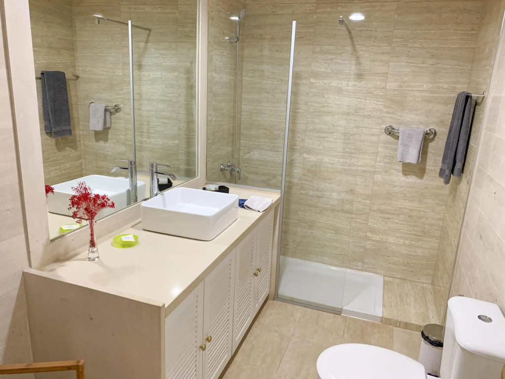 LV Premier Chiado CH3 Views, central, AC, lift