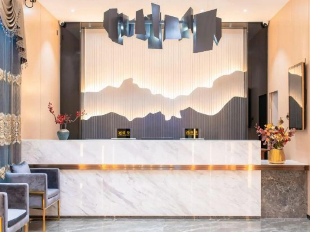 Enping Longfeng Hotel