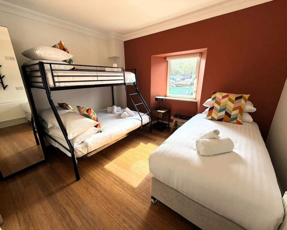 Westport Rooms