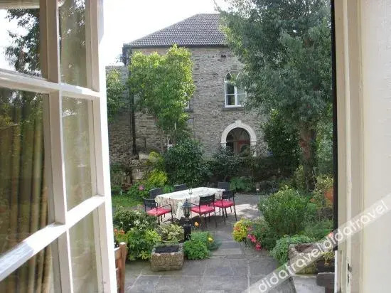 Guest house Clyde House