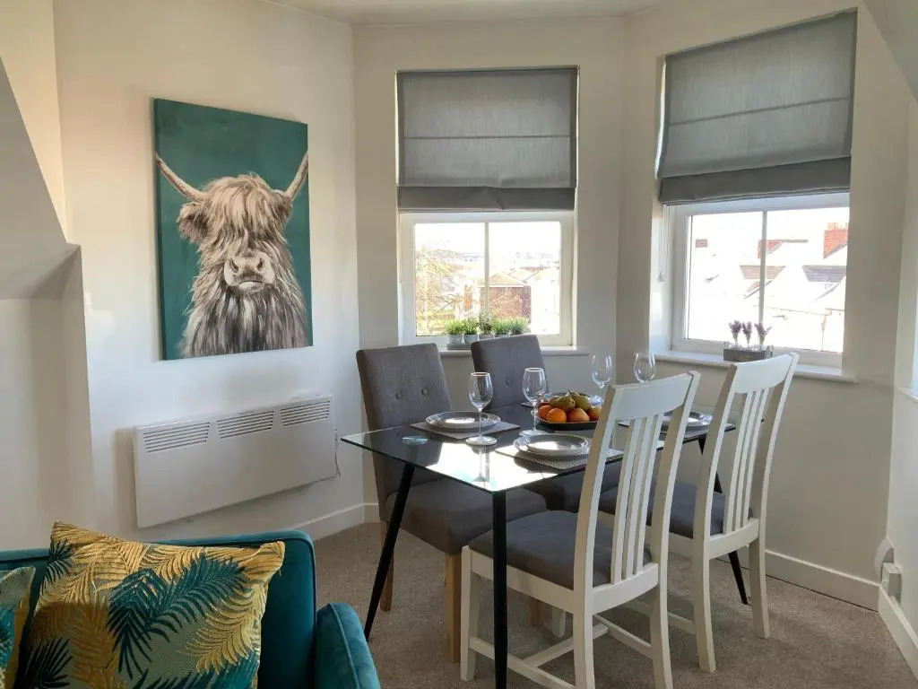 Luxurious Loft Flat 2-bed/2-bath