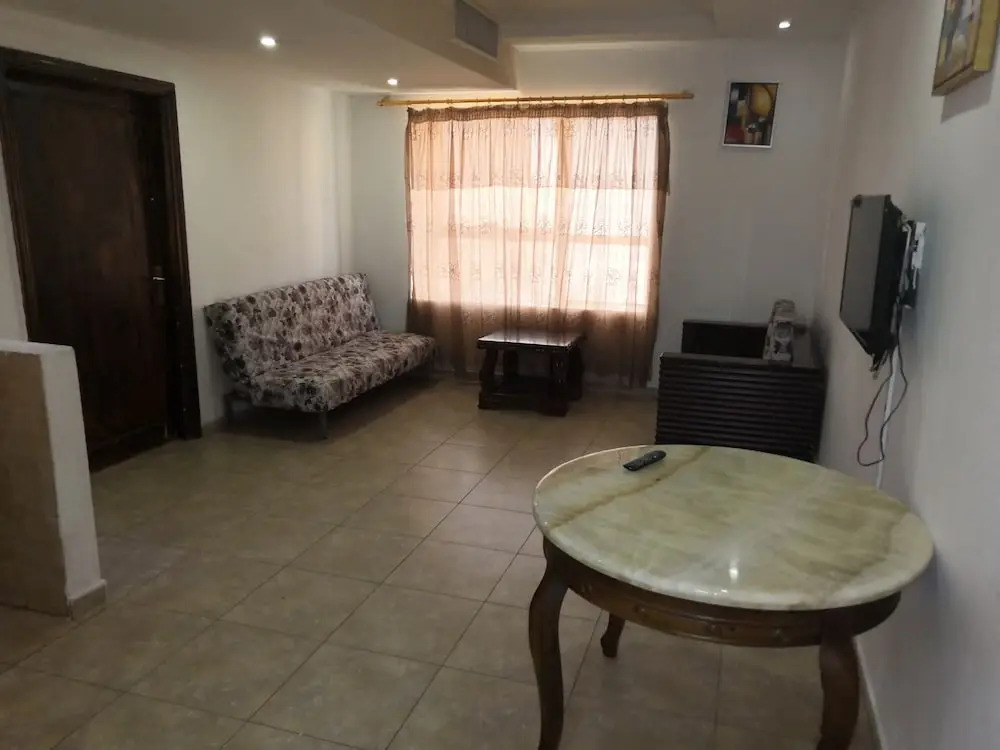 Amnah Apartments