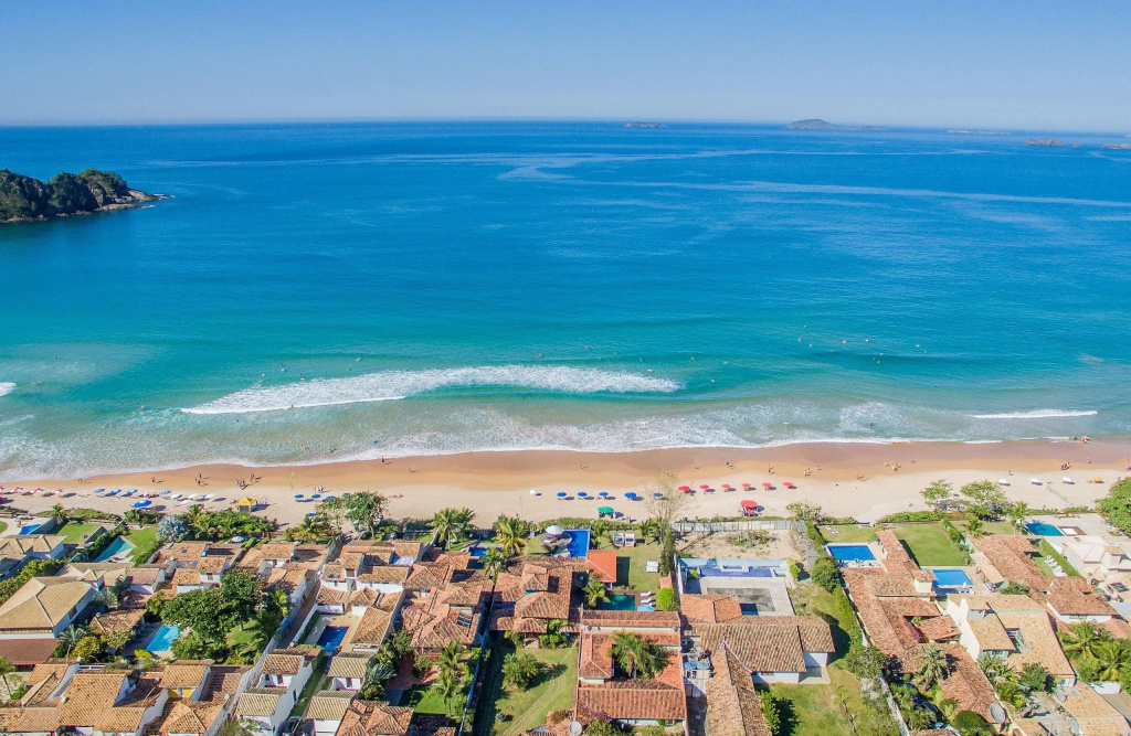 Mansão Deslumbrante com Cinco Suítes, Pé na Areia de Geribá Por Luxury Rentals