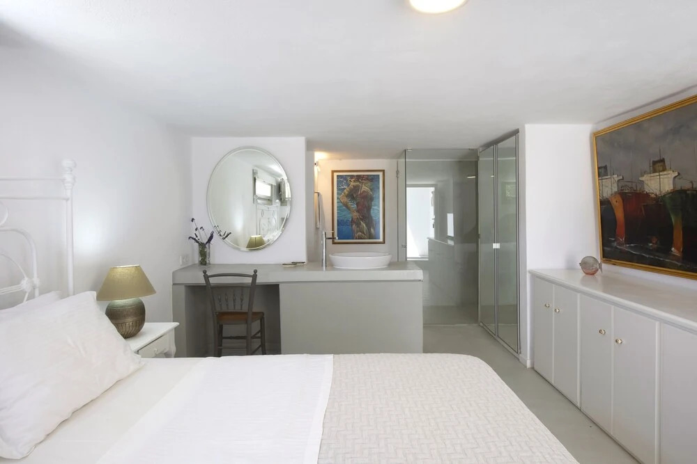 Villa Aphrodite · Elegant villa, sea views, designer renovation