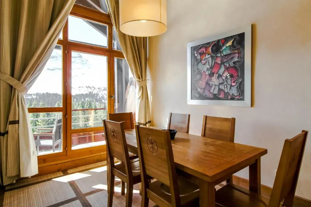 Private penthouse 2-bed Apartment, ski in and out in 5* Flaine Residence