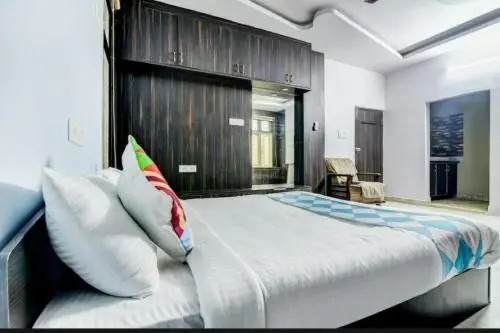 OYO HOME 83984 Peaceful Stay Villa