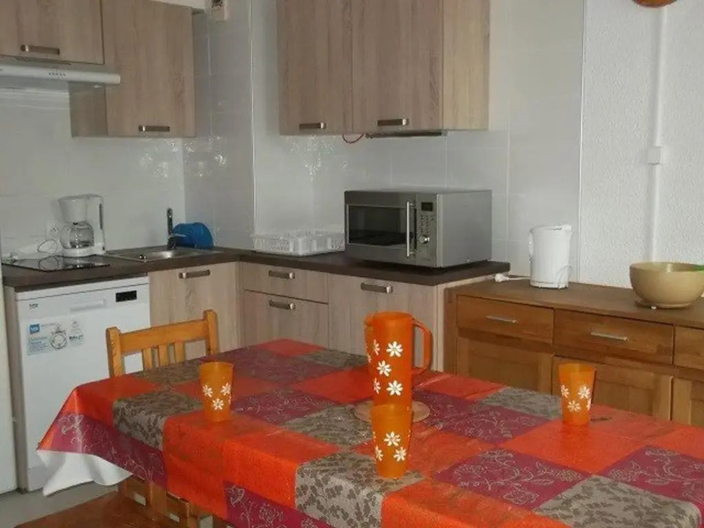 Appartement lumineux 3 pièces 8 pers, proche des pistes avec cuisine équipée - FR-1-262-73