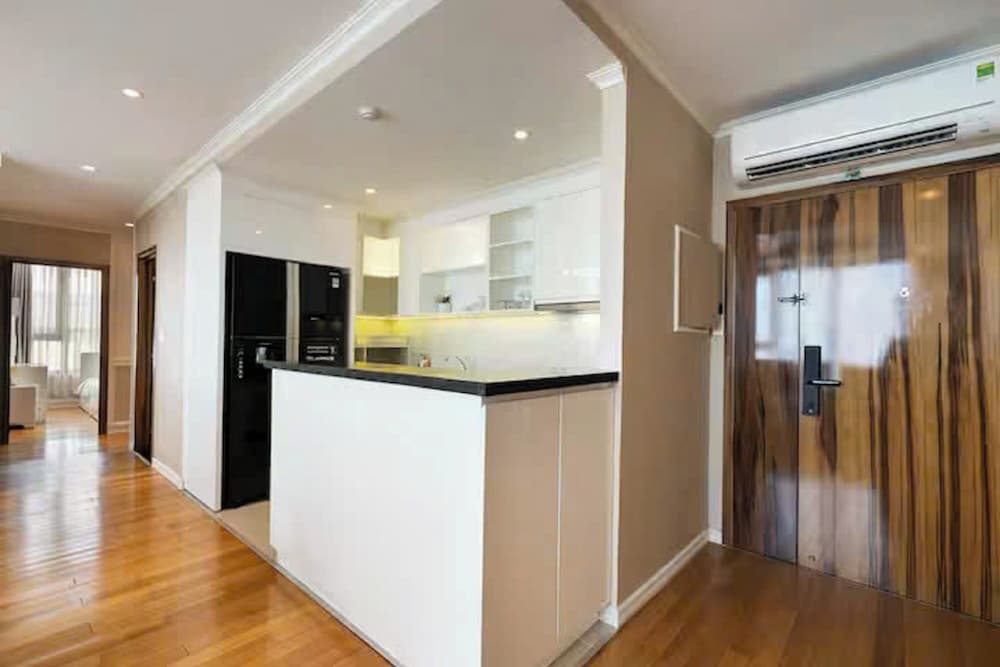 Vertex Luxstay Leman The MarQ Residence