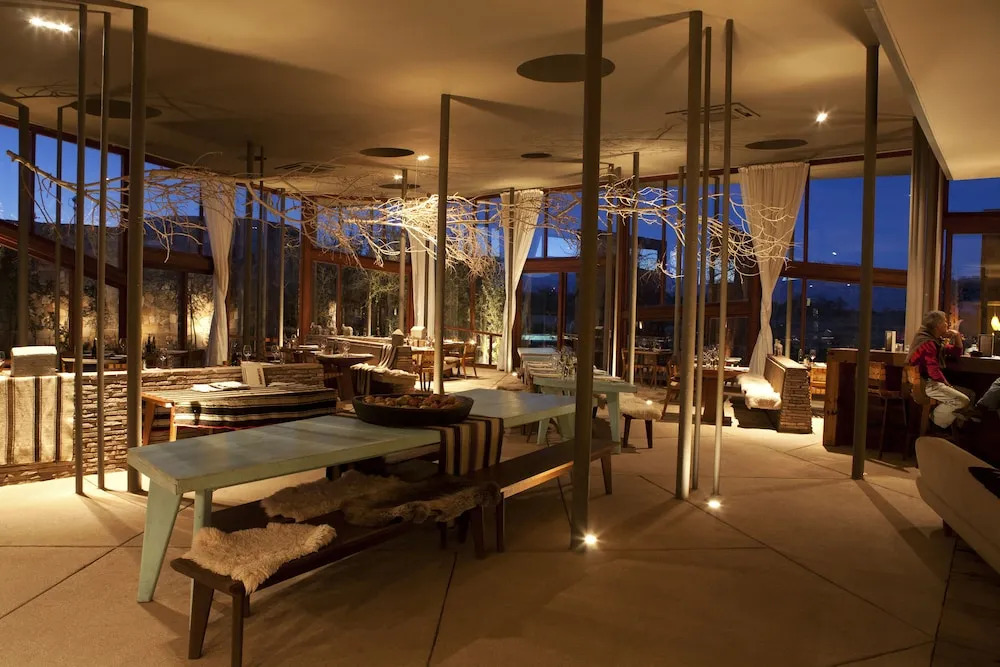 Tierra Atacama, Beckons