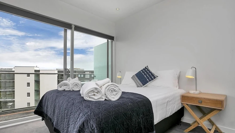 QV Trendy Viaduct Harbour Apartment - 799