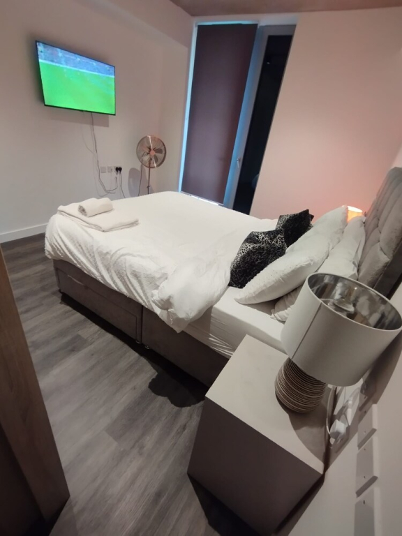 Immaculate 3-bed Apartment Homes in London