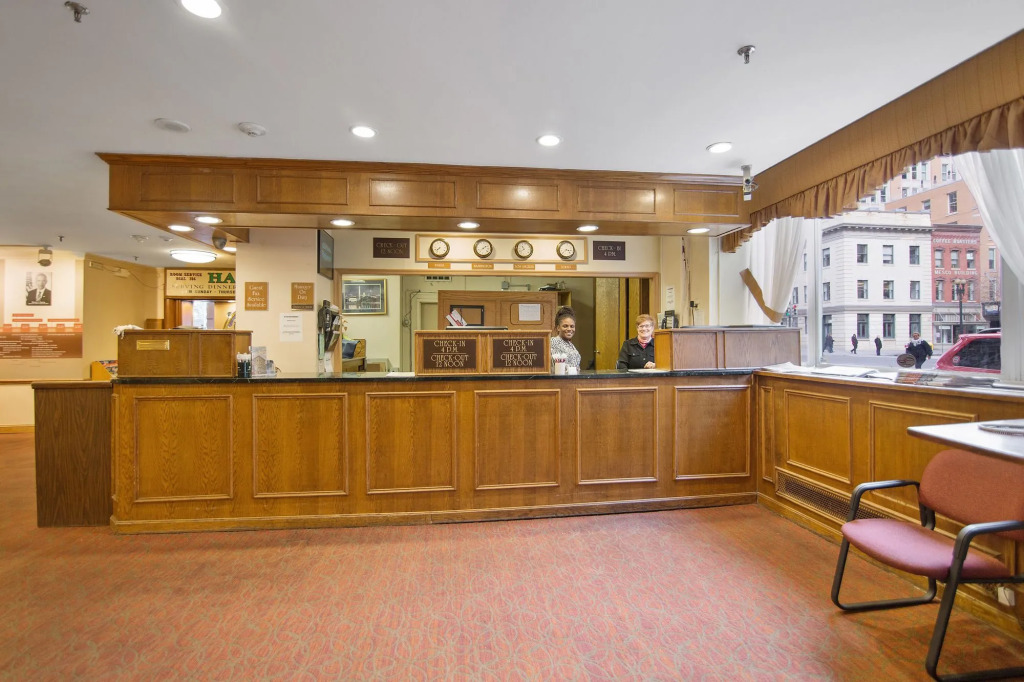 Hotel Harrington
