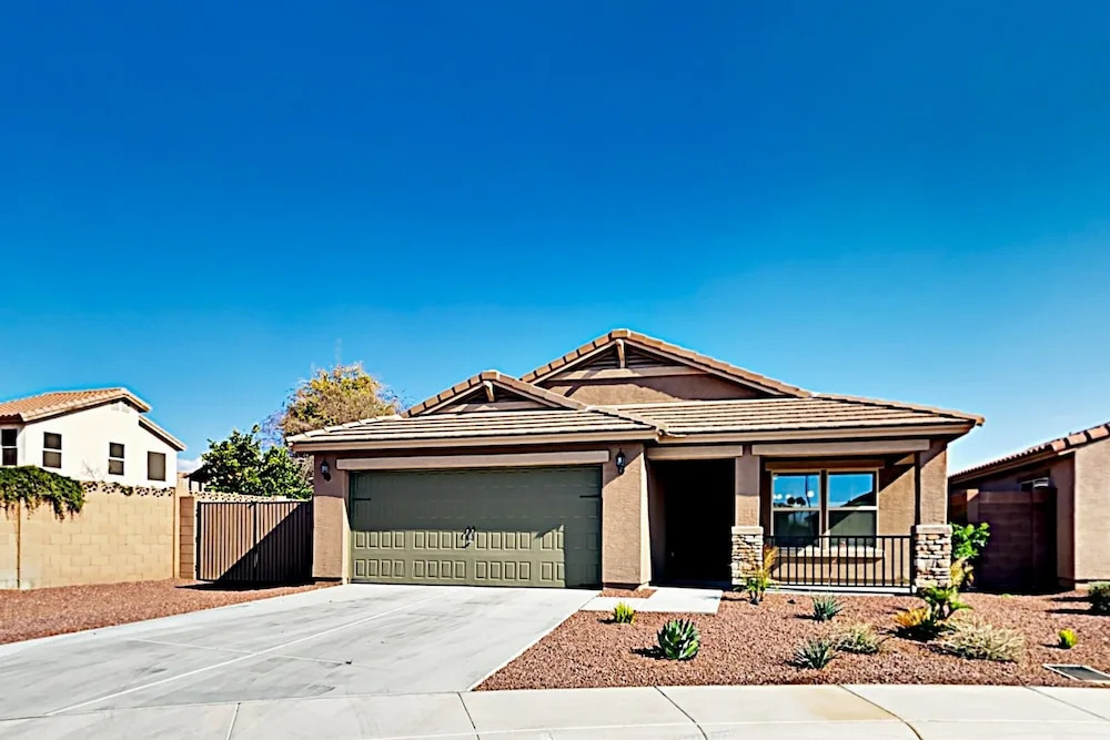 17347 N 20th Home 4 Bedrooms 2 Bathrooms Home