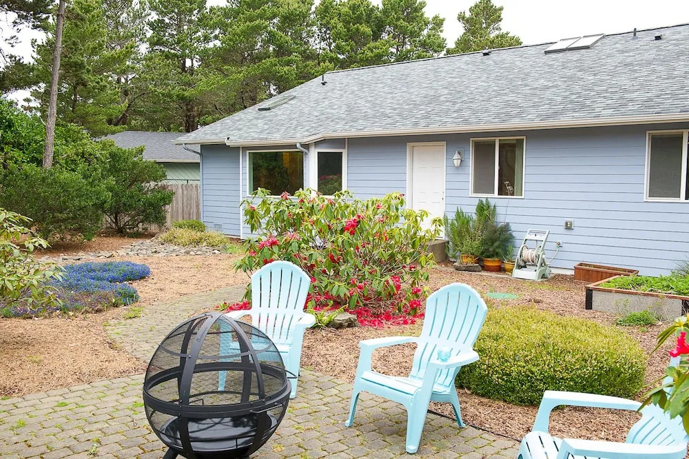 Beverly Beach Retreat 3 Bedrooms 2 Bathrooms Home