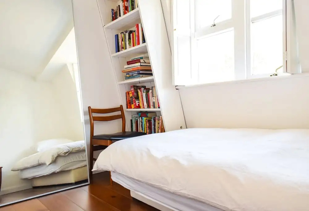 Well-Appointed 2 Bedroom East London Flat
