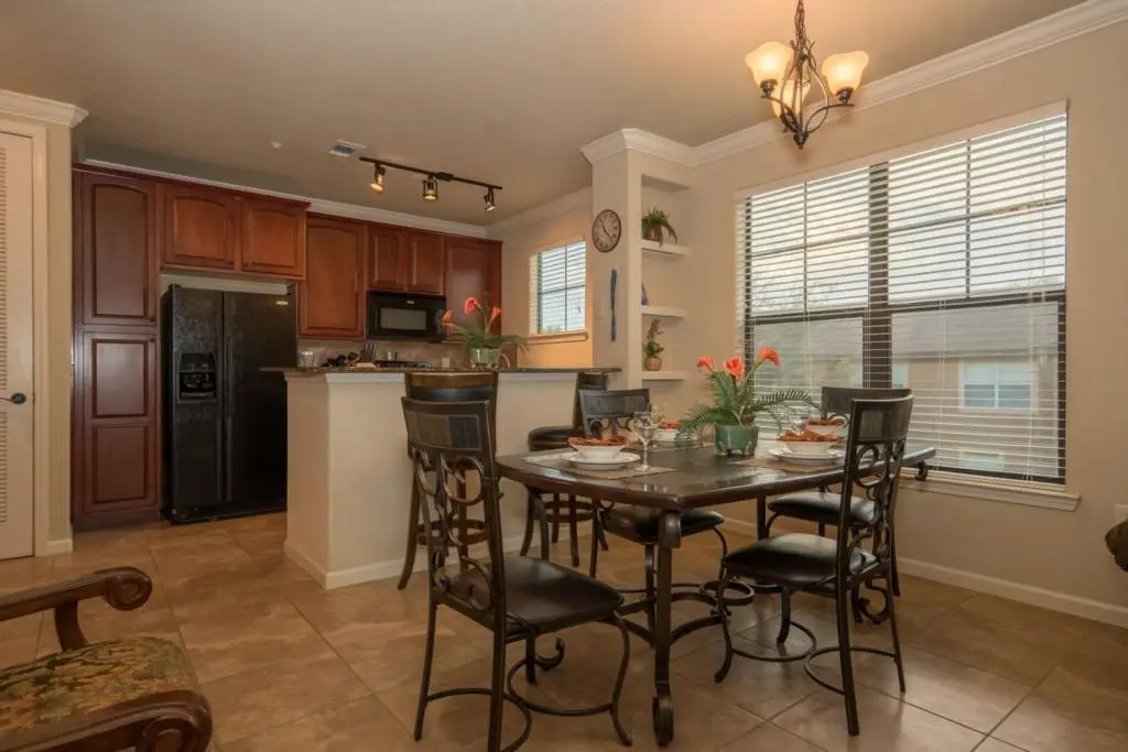 902 Charo Parkway Unit 621 3 Bedrooms, 3 Bathrooms