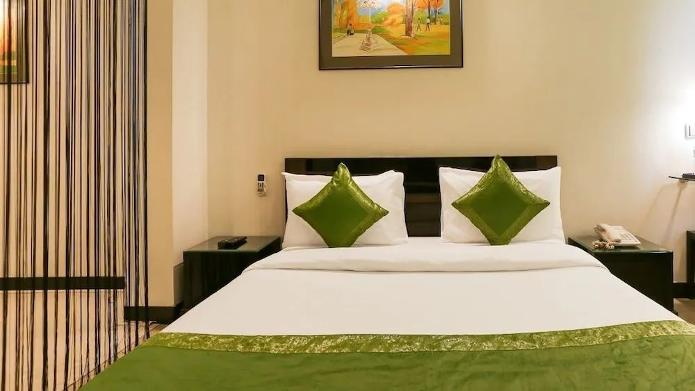 White Canvas Hotel