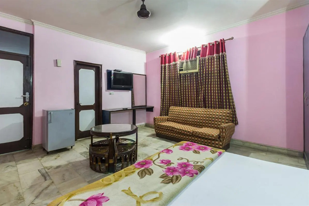 Hotel Sahara International Deluxe