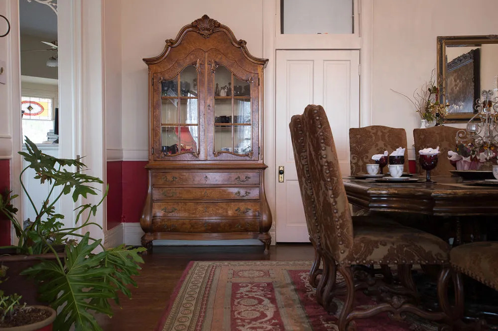 Munzesheimer Manor Bed & Breakfast