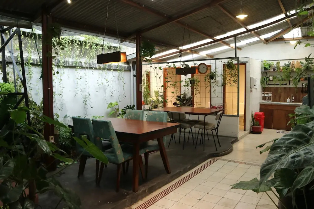 SEMERU HOSTEL MALANG