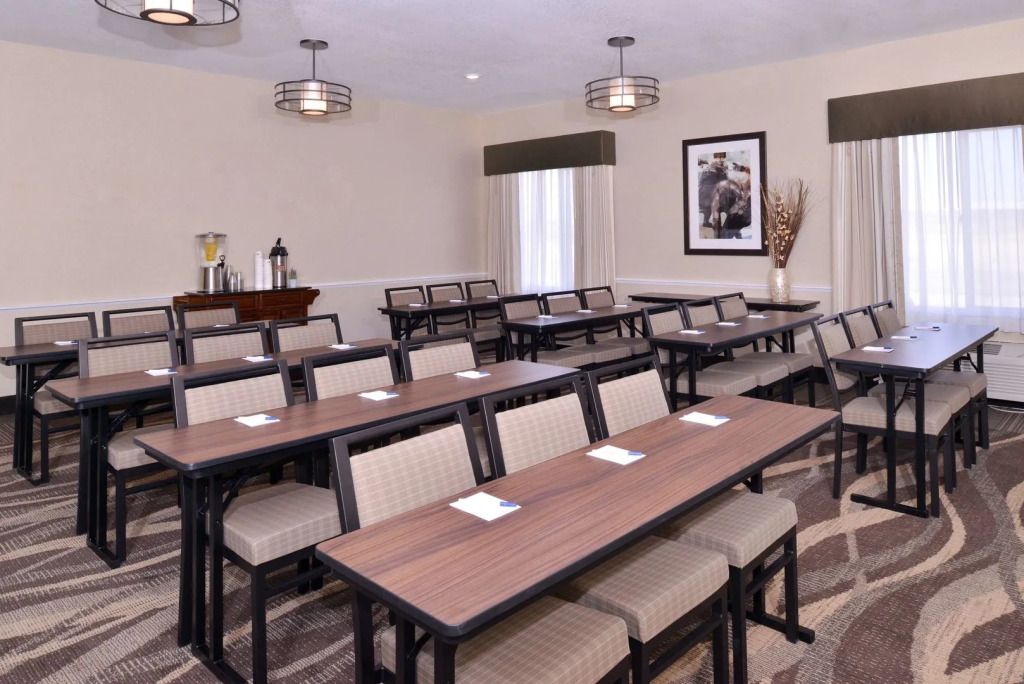 Best Western Plus Frontier Inn