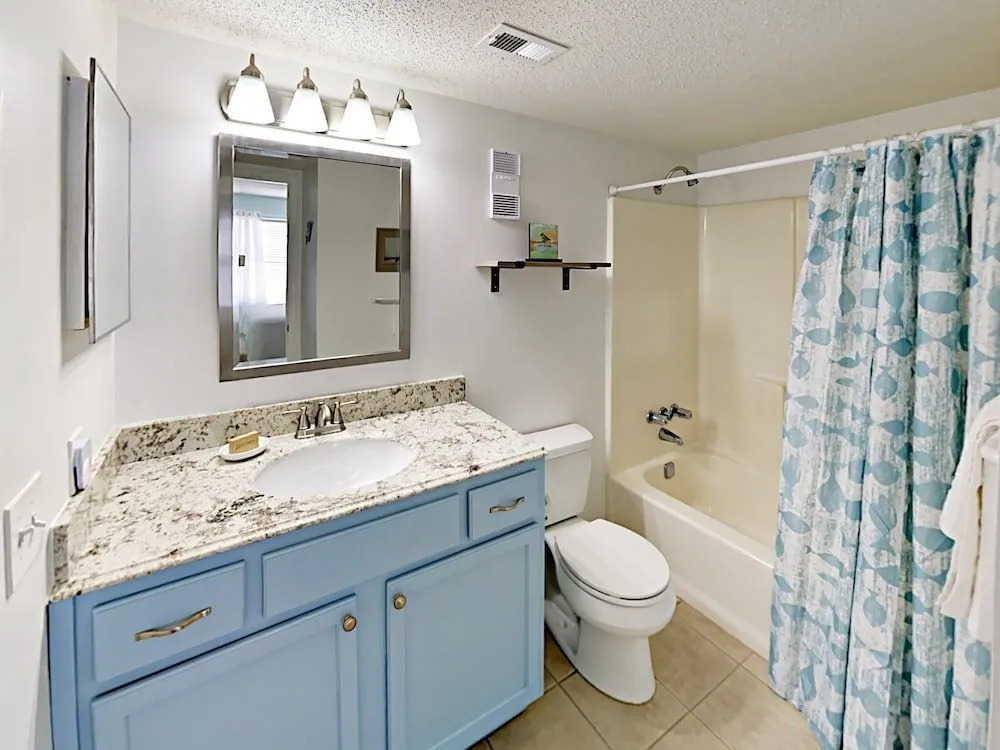 427 East Beach Blvd Condo #464 - 2 Br condo by RedAwning