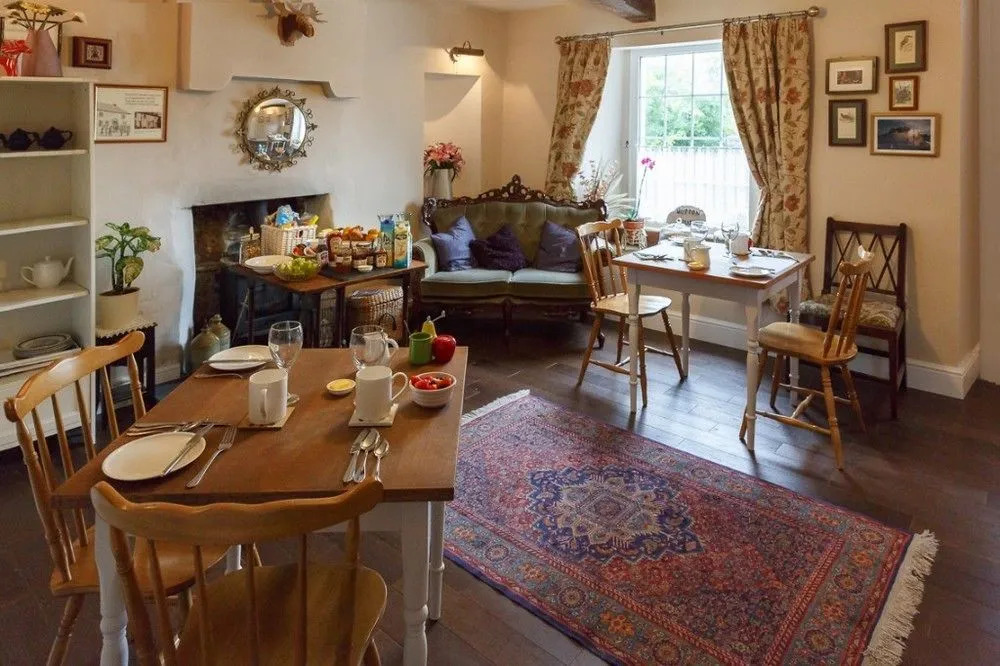 Hutton House Bed and Breakfast