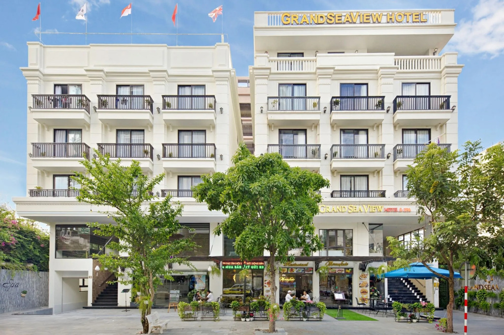 Grand Luxury Seaview Hotel & Spa by HOS