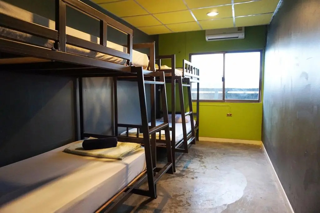 B&B House & Hostel