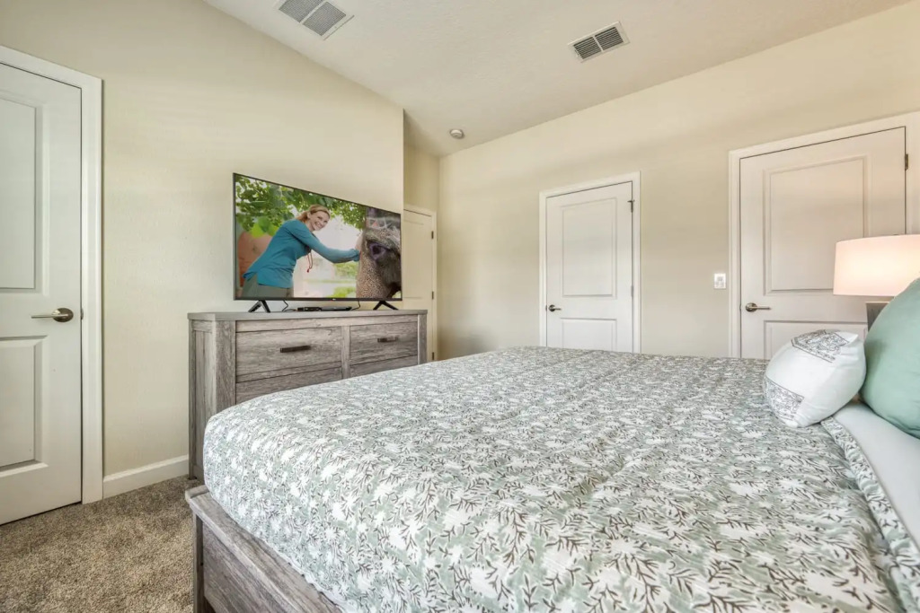 Super nice and spacious home with private pool near Disney