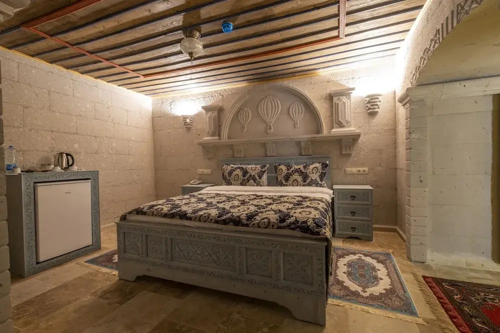 Underground Cave Suites Hotel