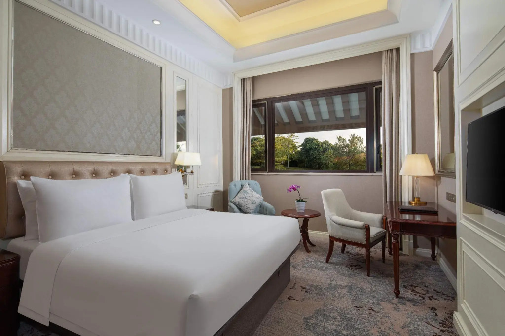 The Carp Islet Resort