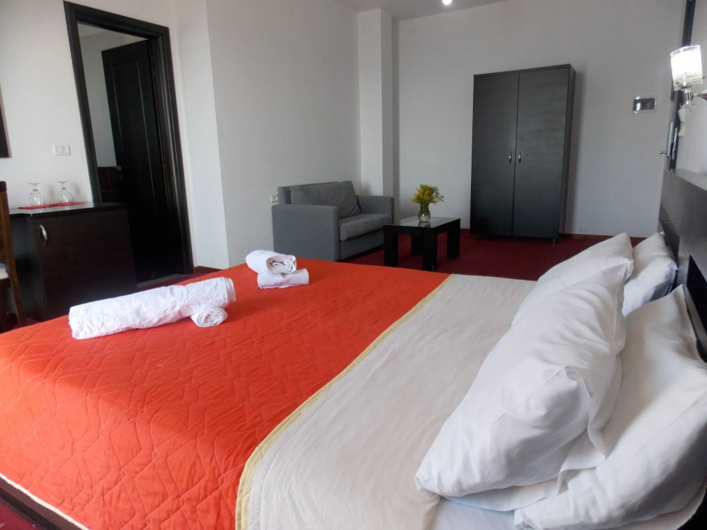 Hotel Strora